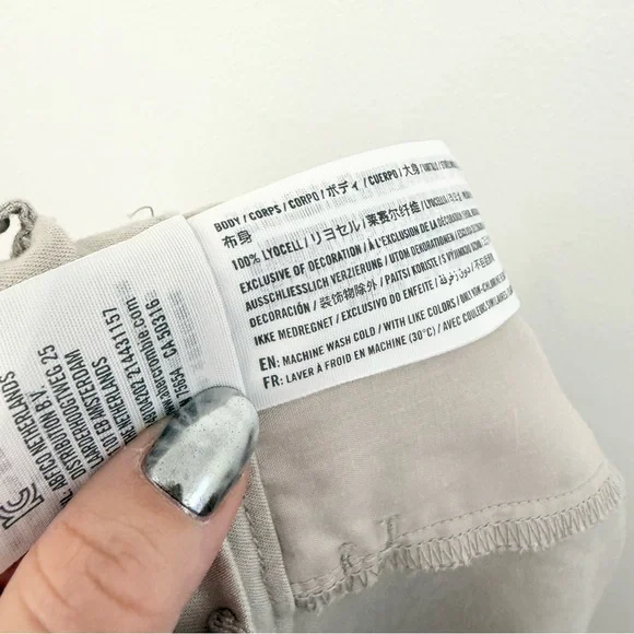 Abercrombie & Fitch Tailored Pleated Shorts Beige - Picture 5 of 6